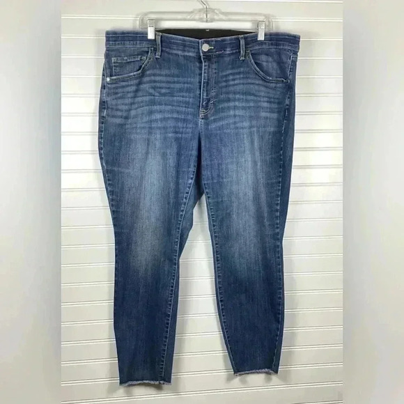 EVRI Skinny Blue Jeans Size 20 WS Raw Hem medium washed - Picture 1 of 8